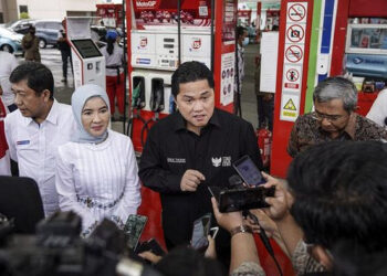Pertamina Turunkan Harga Pertamax Jadi Rp12.800 per Liter