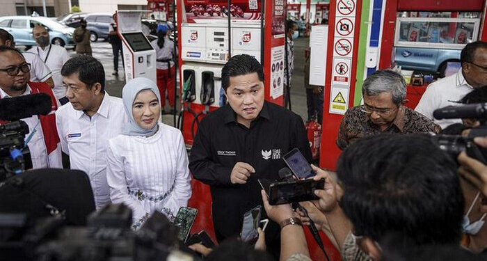 Pertamina Turunkan Harga Pertamax Jadi Rp12.800 per Liter