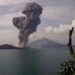 Gunung Anak Krakatau Semburkan Abu Setinggi 750 Meter