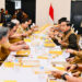 Kendalikan Inflasi, Presiden Minta Kepala Daerah Sering Cek Harga Komoditas di Pasar