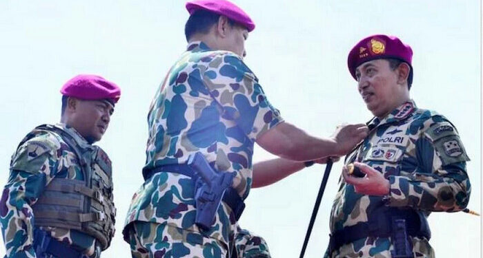 Kapolri Diangkat Jadi Warga Kehormatan Korps Marinir