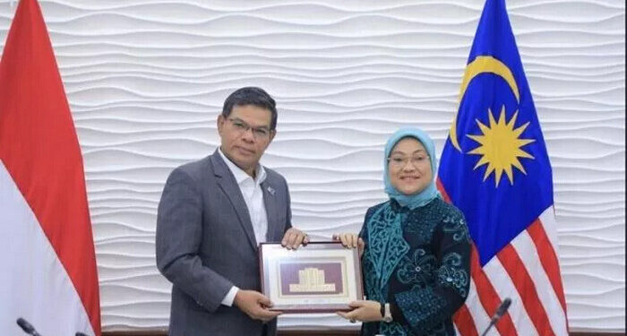 Mendagri Malaysia Temui Menaker Ida Fauziyah Bahas Perlindungan TKI