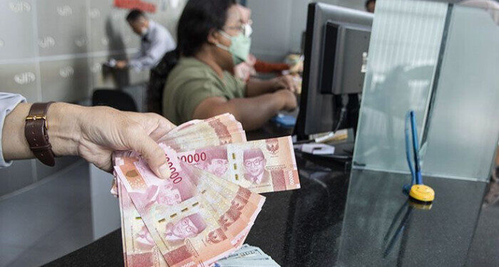Rupiah Turun Seiring Kekhawatiran Kebijakan AS yang Agresif