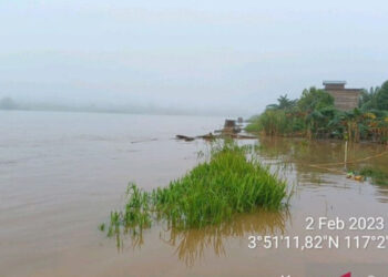 Banjir Sembakung Nunukan Menyebabkan Akses Jalan Belum Dapat Dilalui
