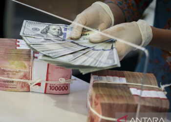 Rupiah Merosot Akibat Aksi Profit-Taking