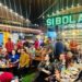 Presiden Jokowi Makan Durian Bersama Para Pemred di Medan