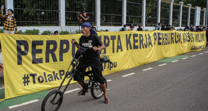 Babak Baru Dunia Investasi dan Tenaga Kerja Dalam Perppu Cipta Kerja