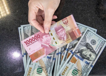 Rupiah Merosot Seiring Pasar Cermati Kesehatan Sektor Perbankan