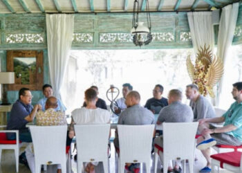 Ketua MPR Minta WNA ke Indonesia Patuhi Aturan