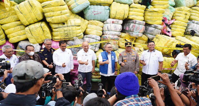 Lindungi Industri Tekstil Dalam Negeri dan UMKM, Mendag Zulkifli Hasan: Pemerintah Bersinergi Berantas Pakaian Bekas Asal Impor
