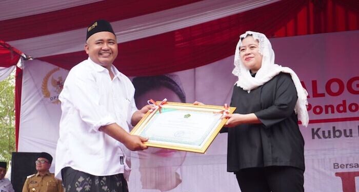 Ketua DPR Serahkan Bantuan Rp600 Juta di Ponpes Darul Ulum Kubu Raya