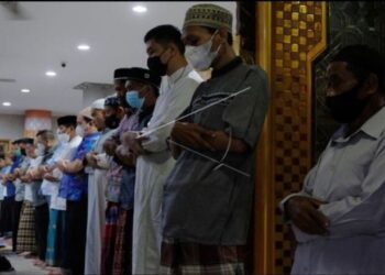 Masyarakat Diingatkan Tetap Pakai Masker Saat Shalat Tarawih di Masjid