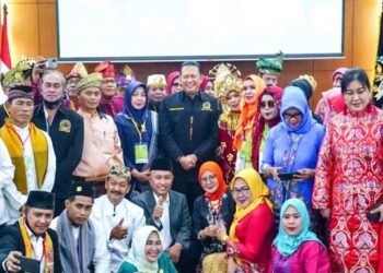 Ketua MPR Ingatkan Adat Harus Dijaga di Tengah Pembangunan Daerah