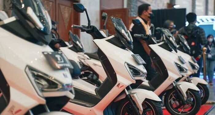 Himbara Siap Fasilitasi Pembiayaan Masyarakat untuk Beli Motor Listrik