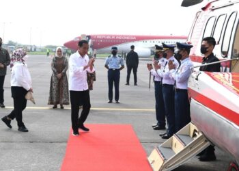Presiden Jokowi Tanam Padi dan Kunjungi Pasar di Tuban Jawa Timur