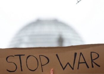 Ribuan Pengunjuk Rasa di Jerman Serukan Perdamaian di Ukraina