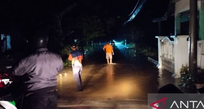 Ratusan Rumah Warga Kota Baturaja Sumsel Dikepung Banjir