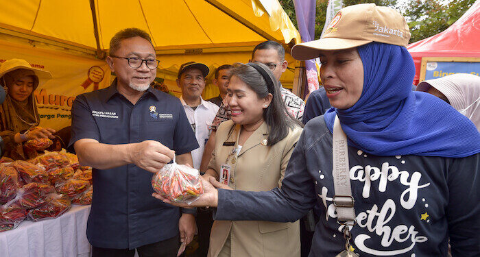 Tinjau Pasar Murah di Jakarta, Mendag Zulkifli Hasan: Masyarakat Dapat Bapok dengan Murah dan Mudah