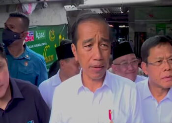 Jokowi Minta Bulog Kendalikan Harga Beras di Pasar Pal Tugu Depok