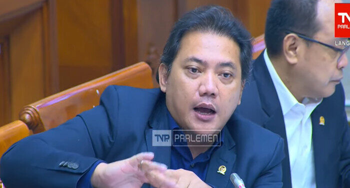 DPR Tak Yakin Data Dugaan TPPU Milik Mahfud dan Sri Mulyani Sama