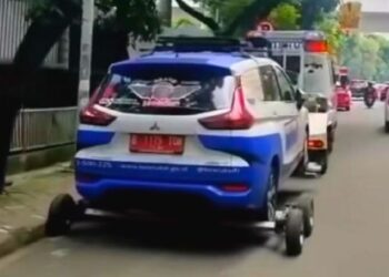 Dishub Derek Mobil Pegawai Bea Cukai yang Parkir Liar di Kebayoran
