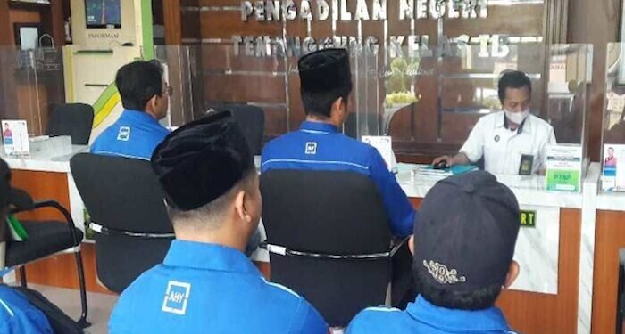 Ketua Partai Demokrat Se-Indonesia Serentak Datangi Pengadilan