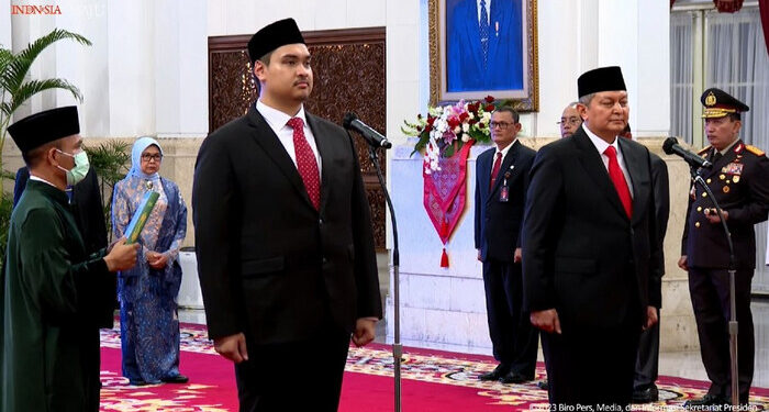 Jokowi Lantik Komjen Rycko Amelza sebagai Kepala BNPT dan Dito Ariotedjo sebagai Menpora