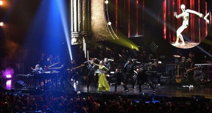 Tulus Berduet dengan “Glenn Fredly” di Konser Yovie Widianto