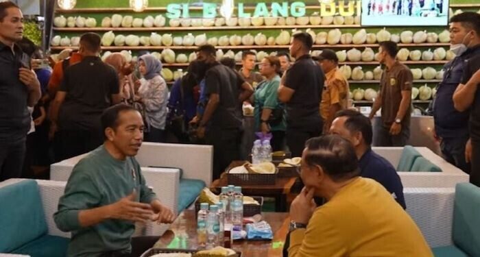 Presiden Rayakan Emas Sepak Bola SEA Games dengan Traktiran Durian