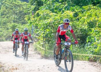 Atlet Balap Sepeda MTB Indonesia Start Terdepan pada SEA Games 2023