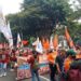 Rombongan Buruh Mulai Tiba di Depan Balai Kota