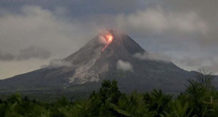 Merapi Selama Sepekan 106 Kali Luncurkan Guguran Lava