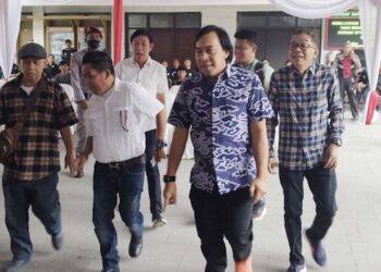 KPU Jabar Terima Komedian Komeng Daftar Bakal Calon DPD