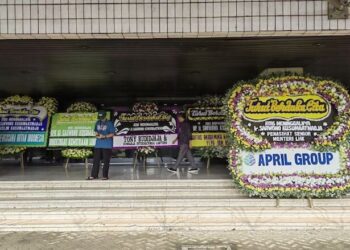 Karangan Bunga Ucapan Duka Ramai di Kementerian LHK