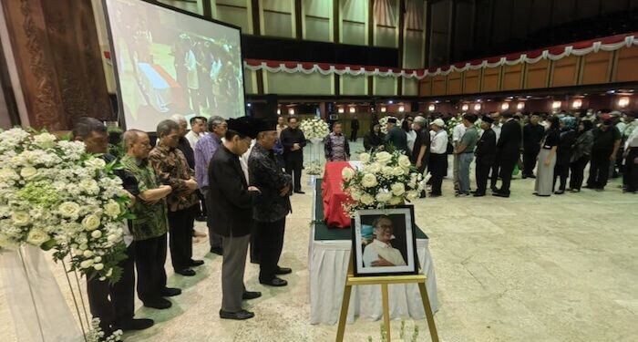 Jenazah Sarwono Kusumaatmadja Disemayamkan di Manggala Wanabakti