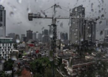 Wilayah Jakarta Selatan Berpotensi Hujan Disertai Petir pada Sore Hari