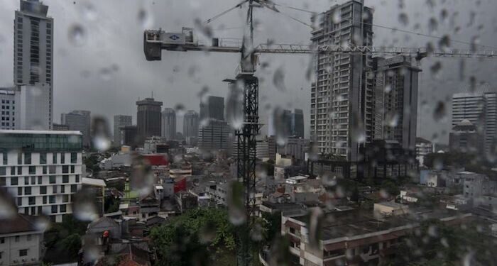 Wilayah Jakarta Selatan Berpotensi Hujan Disertai Petir pada Sore Hari