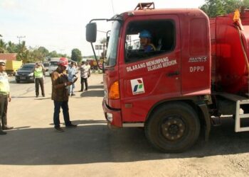 Truk Terbalik Dekat Gerbang Tol Balsam Tewaskan Satu Penumpang