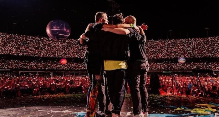 Harap-harap Cemas Ikut “Ticket War” Konser Coldplay