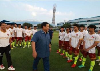 Prabowo Sambangi Para Pemain Garudayaksa-Persib di Aspire Academy