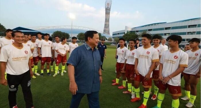 Prabowo Sambangi Para Pemain Garudayaksa-Persib di Aspire Academy