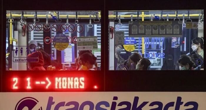 PT TransJakarta Bolehkan Pelanggan Tidak Pakai Masker