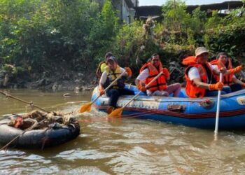DKI dan PLN Jakarta Kumpulkan 640 Kg Sampah dari Ciliwung