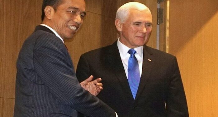 Mantan Wapres AS Mike Pence Tantang Trump dalam Pilpres 2024