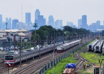 Naik Kereta Api Sebagai Solusi Transportasi yang Ramah Lingkungan