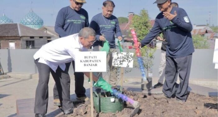 Menteri LHK Ingatkan Warga Atasi Polusi Plastik