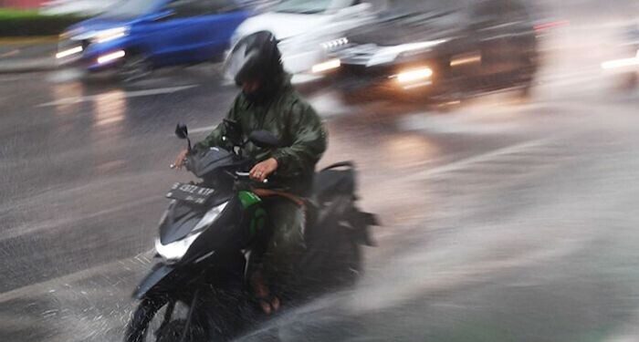 BMKG Prakirakan Hujan Mengguyur Mayoritas Kota Besar Indonesia