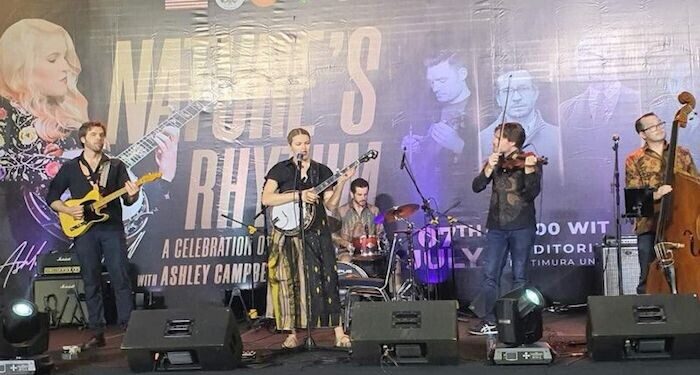 Konser Musik Ashley Campbell Wujudkan Perdamaian Dunia dari Ambon