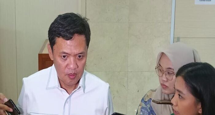 Wakil Ketua Umum (Waketum) Partai Gerindra Habiburokhman di kompleks parlemen, Senayan, Jakarta