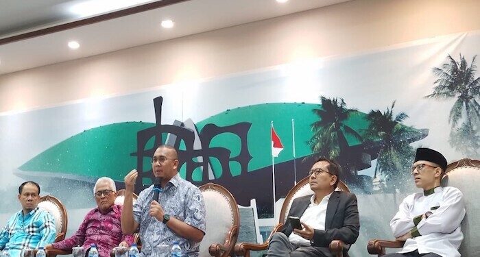 Kemesraan Elite dan Otak-Atik Pilpres 2024